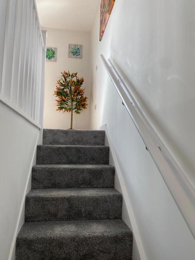 Cathedral View Duplex Penthouse: Central Stay with Parking & Wi-Fi Peterborough Exterior photo