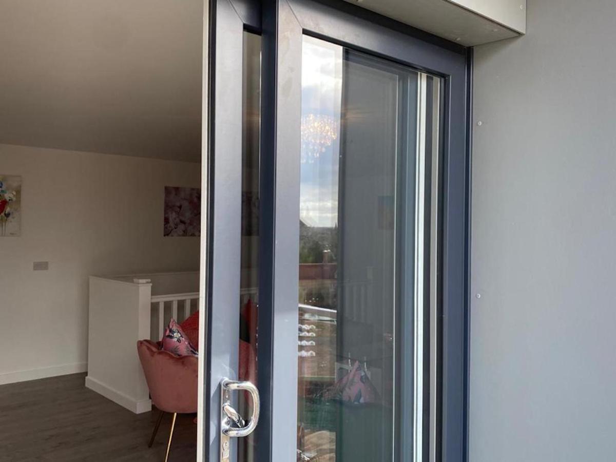 Cathedral View Duplex Penthouse: Central Stay with Parking & Wi-Fi Peterborough Exterior photo