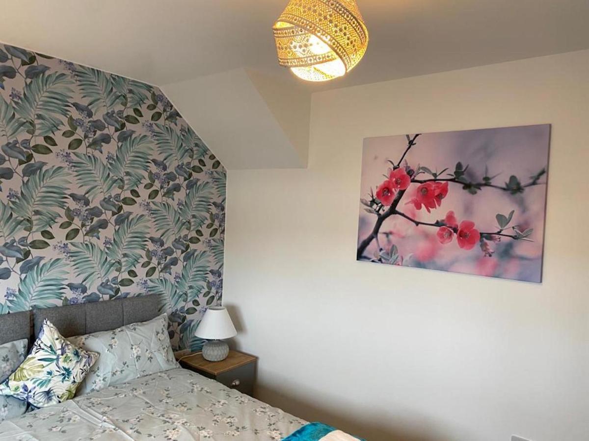 Cathedral View Duplex Penthouse: Central Stay with Parking & Wi-Fi Peterborough Exterior photo